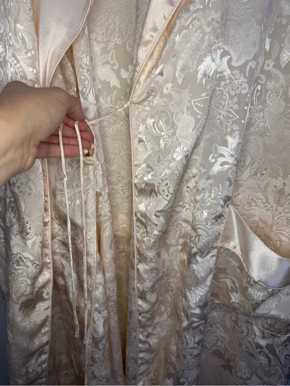 Victoria's Secret Robe Women’s M/L Cream Satin-Trim Jacquard Sash Vintage Bridal